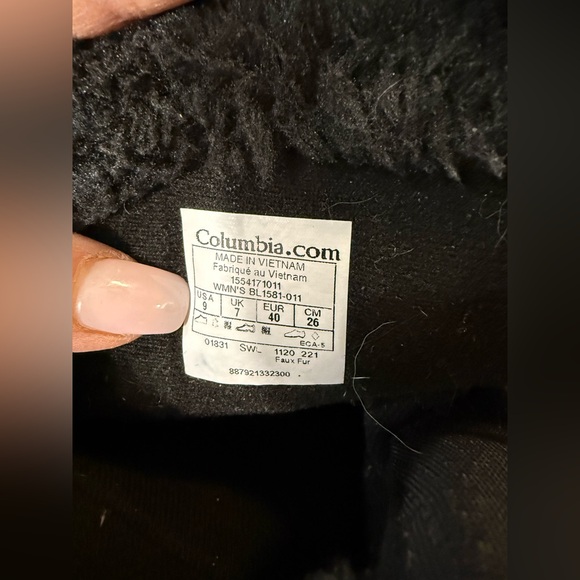 Columbia Women's Black Fur-Lined Winter Boots - Picture 4 of 4